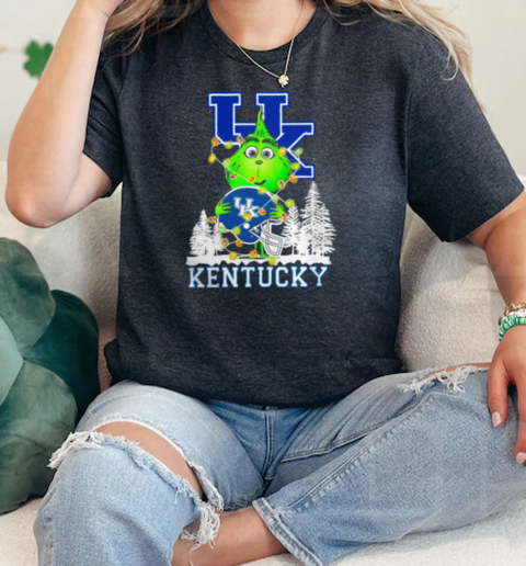 The Grinch Hug Kentucky Wildcats Helmet Christmas  Classic Womens T-shirt