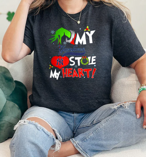 Grinch Hand My New York Yankees Stole My Heart Christmas 2024  Classic Womens T-shirt