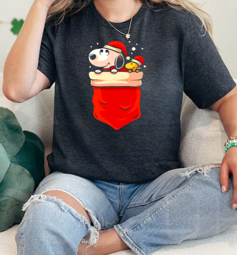 Snoopy and Woodstock pocket friends Christmas  Classic Womens T-shirt