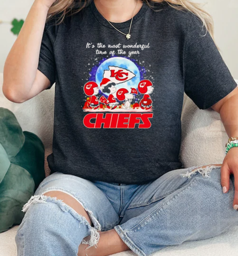 Snoopy and Charlie Brown Friends Its the most wonderful time of the year Chiefs  Classic Womens T-shirt