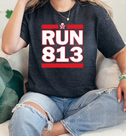 Tampa Bay Buccaneers run 813  Classic Womens T-shirt