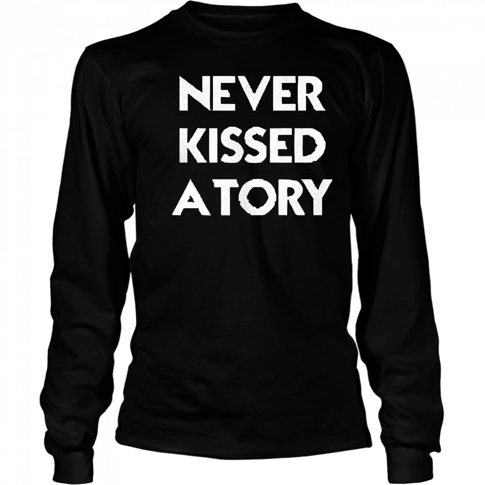 Never kissed a tory shirt Long Sleeved
