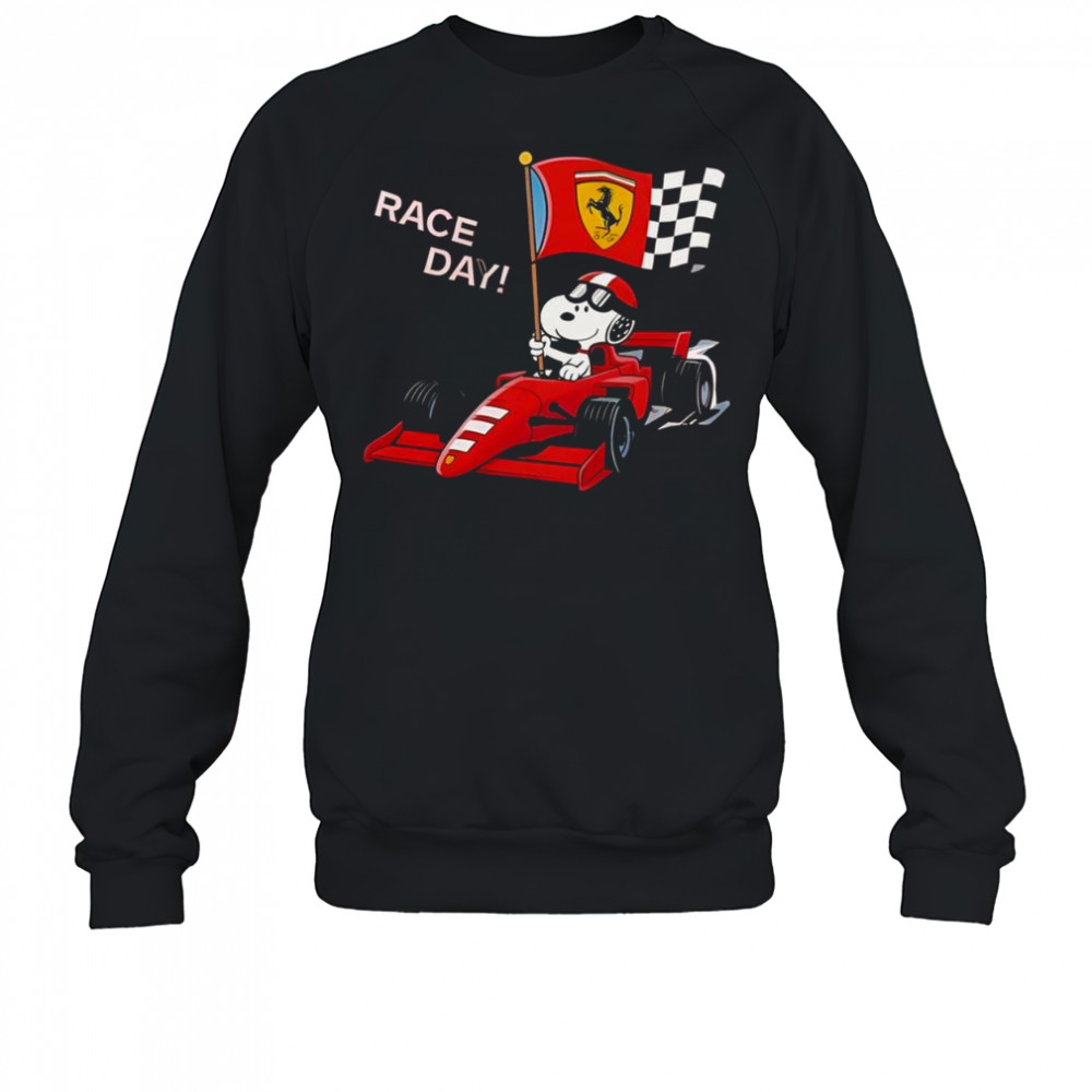 Top Ferrari Snoopy F1 Race Day T-Shirt Sweatshirt