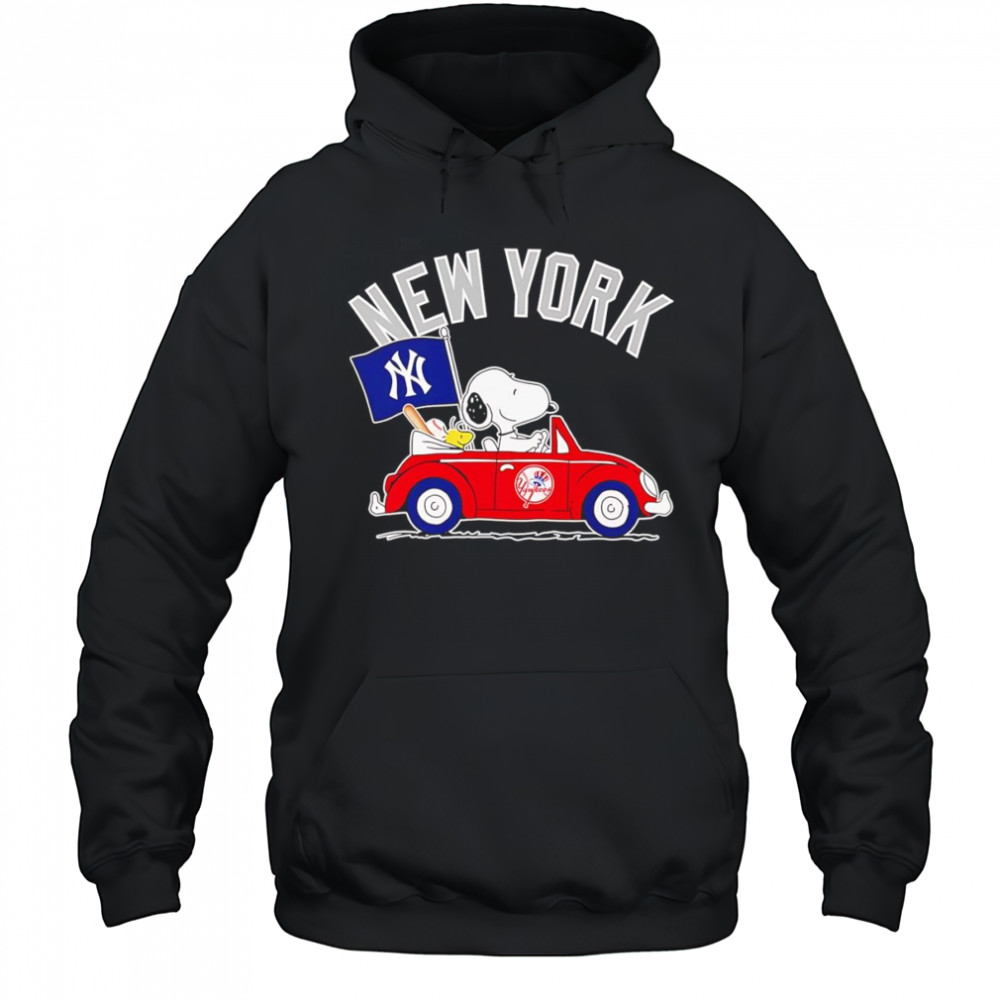Snoopy and Woodstock driving car New York Yankees shirt Hoodie
