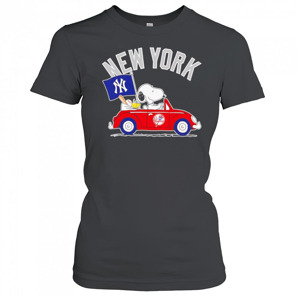 Snoopy and Woodstock driving car New York Yankees shirt Women's T-shirt