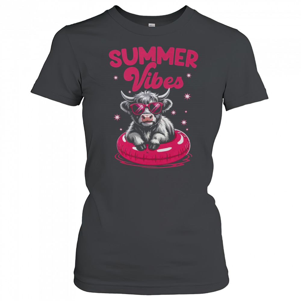 Hello Summer Vibes Highland Cow Funny Beach Vacation shirt Women's T-shirt