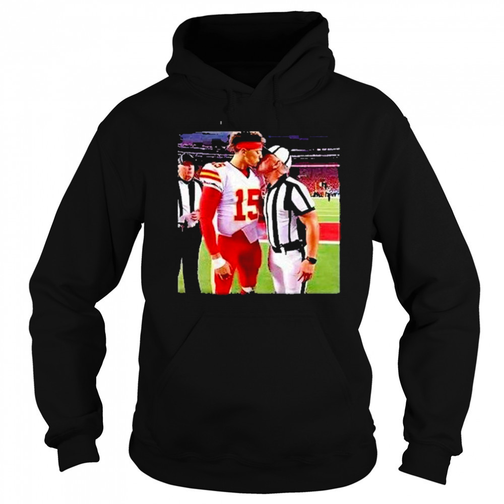 Patrick Mahomes Kissing Nfl Referee Shirt Sweatshirt