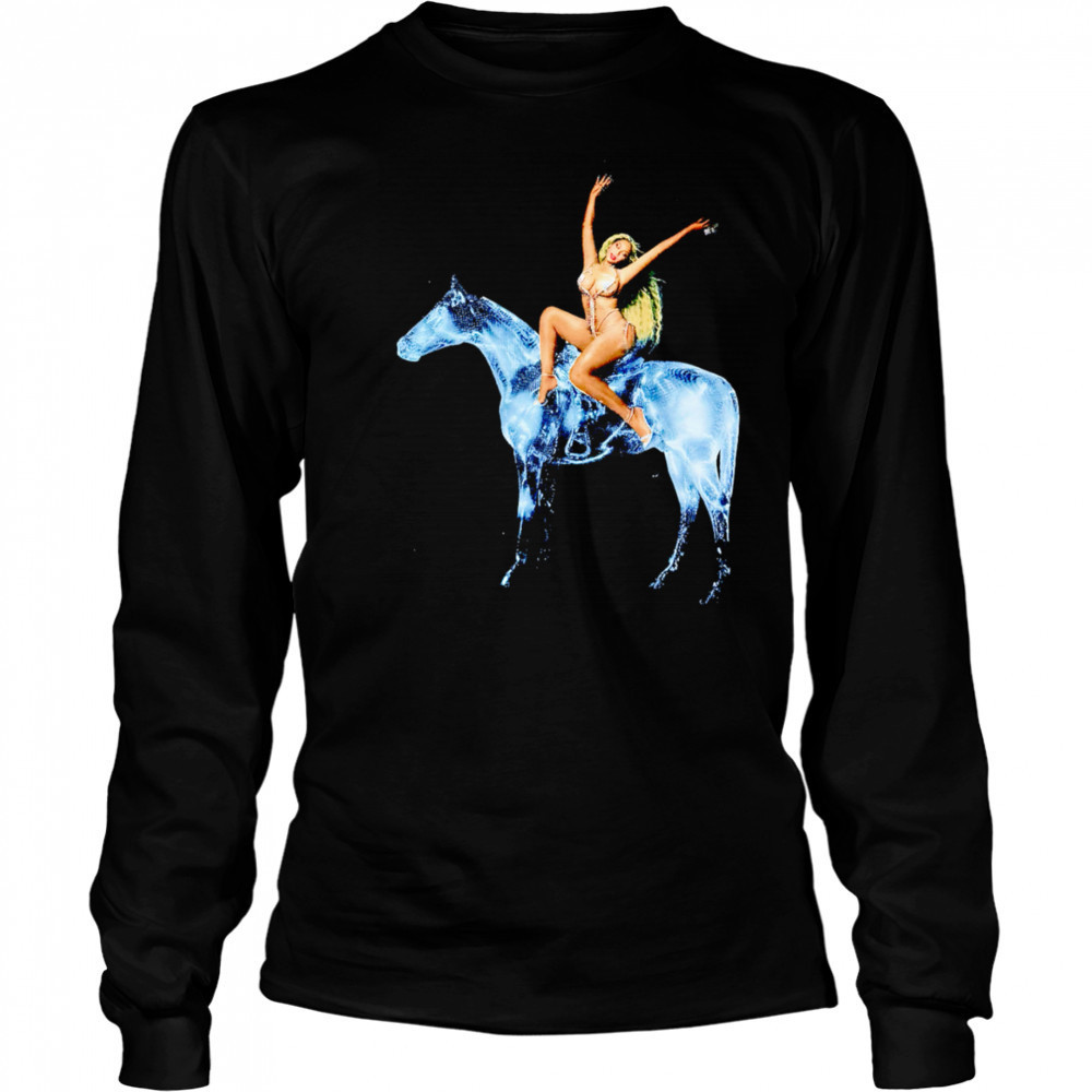 Beyoncé on horseback classic retro shirt Long Sleeved