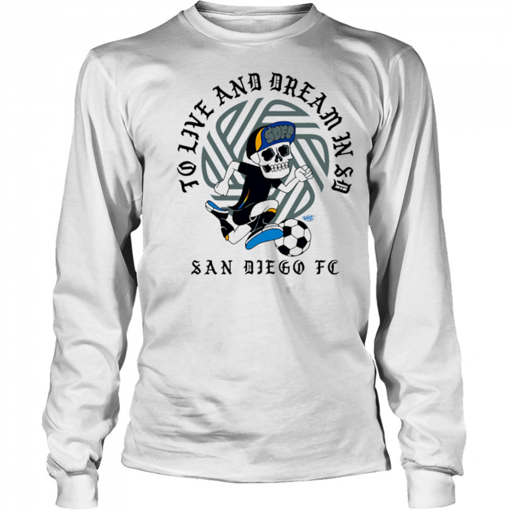 Chikle peace collective to live and dream in sd shirt Long Sleeved