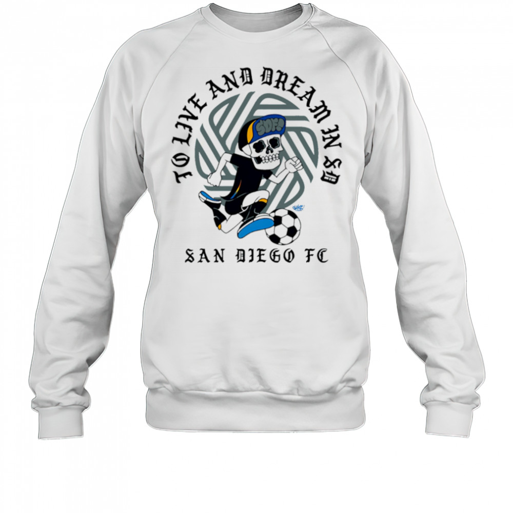 Chikle peace collective to live and dream in sd shirt Sweatshirt