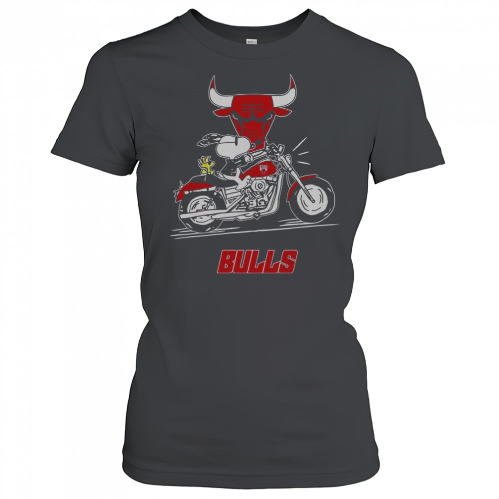 Snoopy And Woodstock Driving Motorbike Chicago Bulls T-Shirt Women's T-shirt