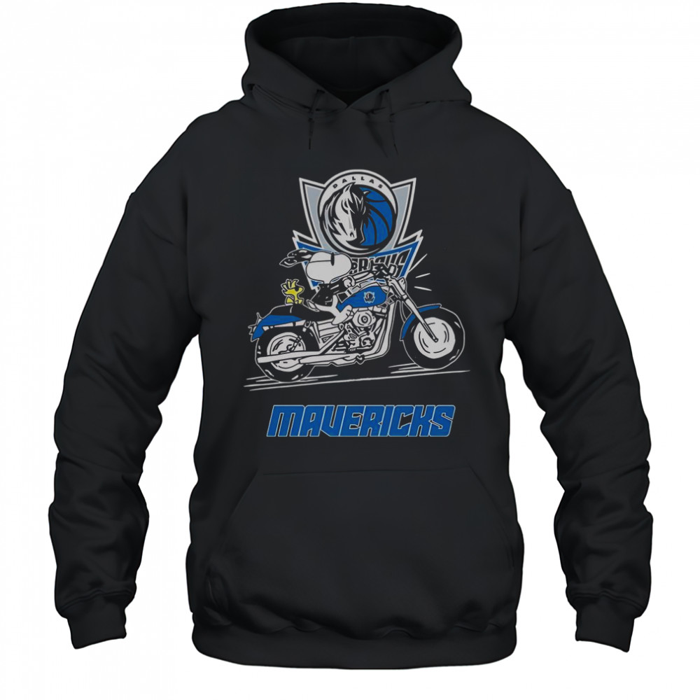 Snoopy And Woodstock Driving Motorbike Dallas Mavericks T-Shirt Hoodie