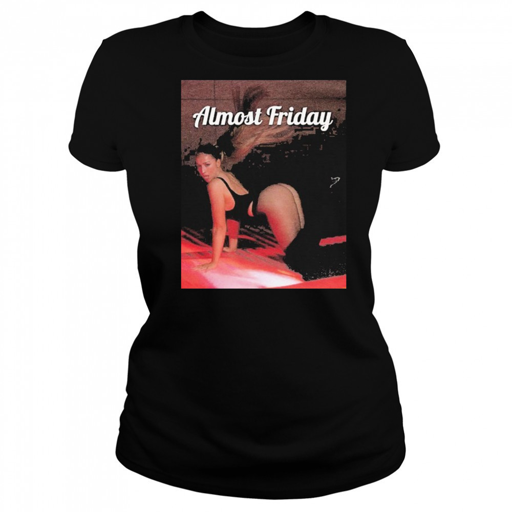 Almost Friday Tate McRae Hair Flip T-shirt Women's T-shirt