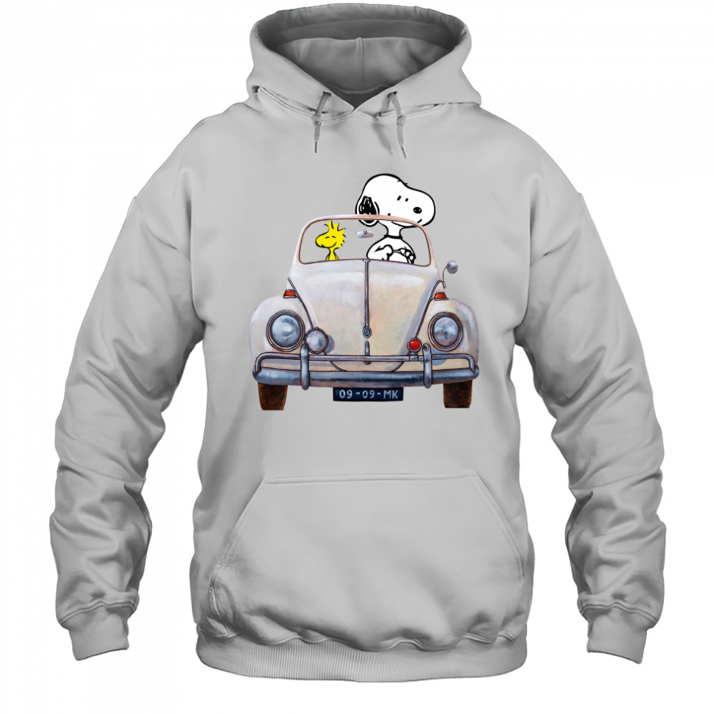 Snoopy And Woodstock Driving Volkswagen Beetle shirt Hoodie