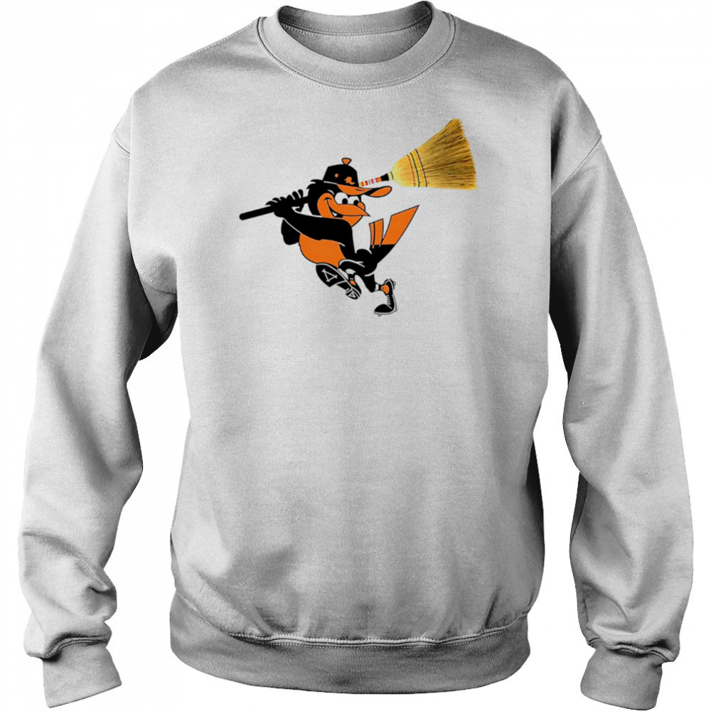 Baltimore Orioles mascot hold a broom shirt Hoodie