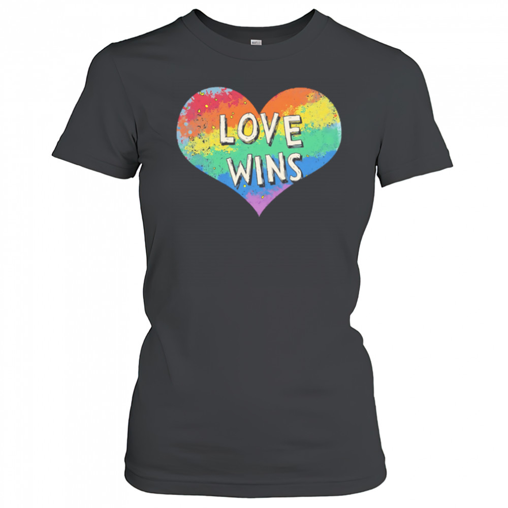 Love wins heart pride shirt Women's T-shirt