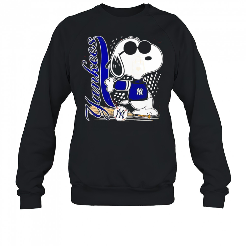 New York Yankees Snoopy pose shirt Sweatshirt