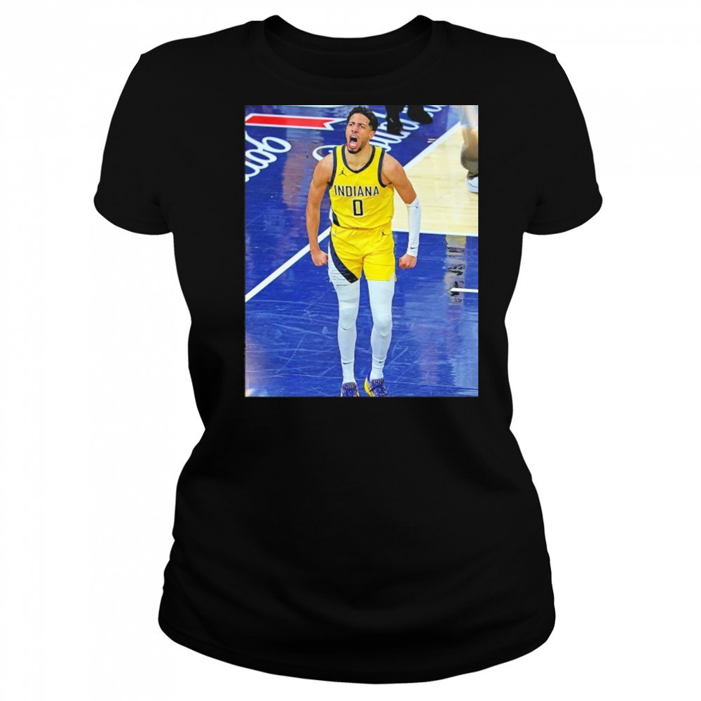 Tyrese Haliburton Indiana Pacers Game Frames T-Shirt Women's T-shirt