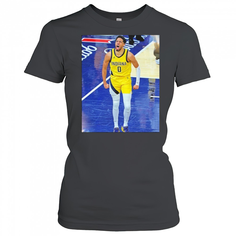 Tyrese Haliburton Indiana Pacers Game Frames T-Shirt Women's T-shirt