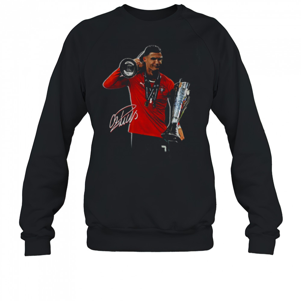 Cristiano Ronaldo holding Trophy UEFA Nations League 2025 signature shirt Sweatshirt