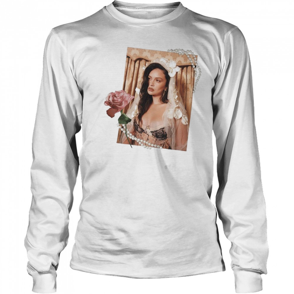 Sabrina Claudio Portrait T-shirt Long Sleeved