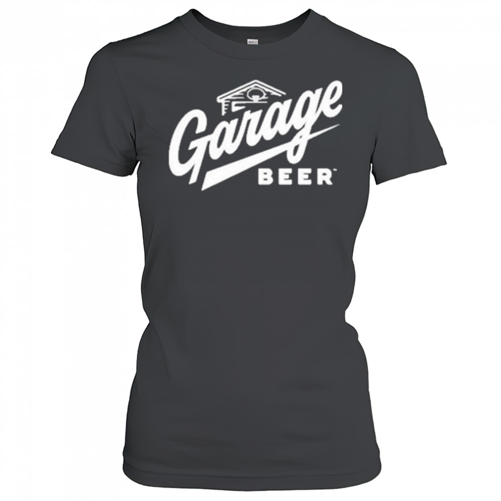 Travis Kelce Wearing Garage Beer T-Shirt Women's T-shirt