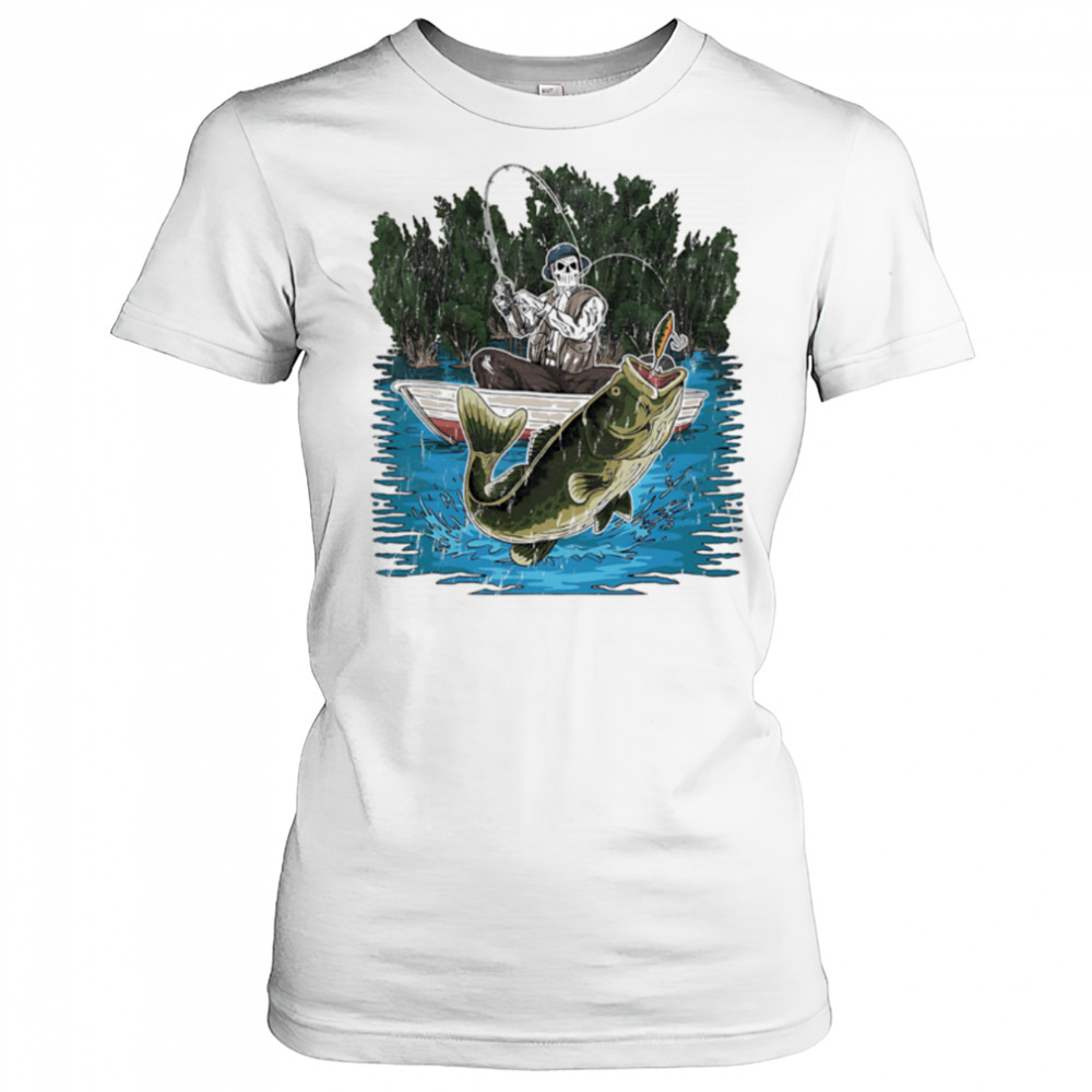 Sleleton fisherman is catching a bass fishing shirt Women's T-shirt