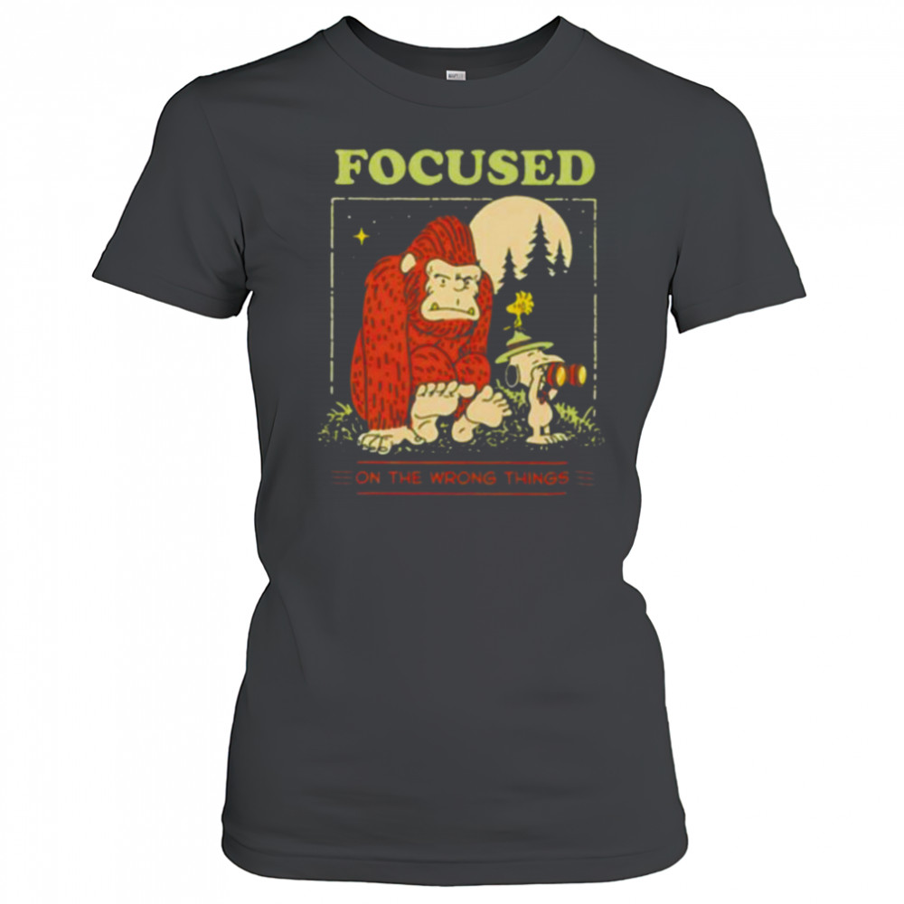 Snoopy and Woodstock and Bigfoot focused on the wrong things shirt Women's T-shirt