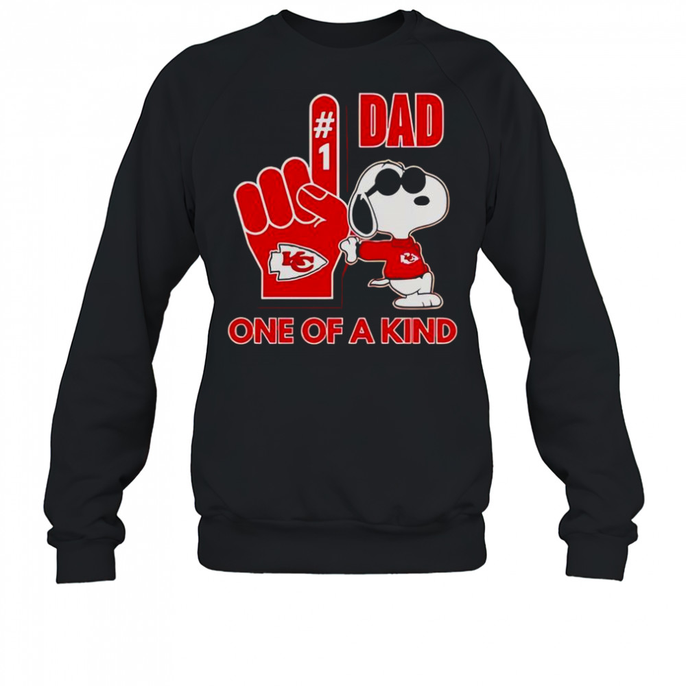 Snoopy Tampa Bay Buccaneers #1 DAD One Of A Kind T-Shirt Sweatshirt