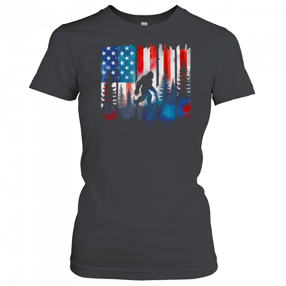 Big Foot Bigfoot Sasquatch American Flag Patriotic 4th July shirt Women's T-shirt
