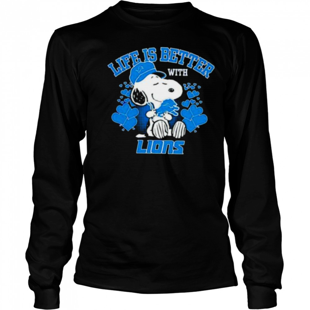 Life Is Better Lions Snoopy Hug Detroit Lions Logo T shirt Long Sleeved