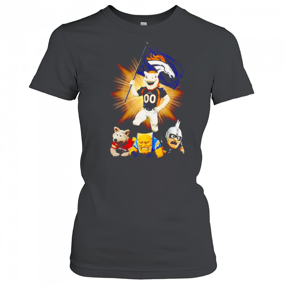 Denver Broncos mascot standing with flag shirt Women's T-shirt