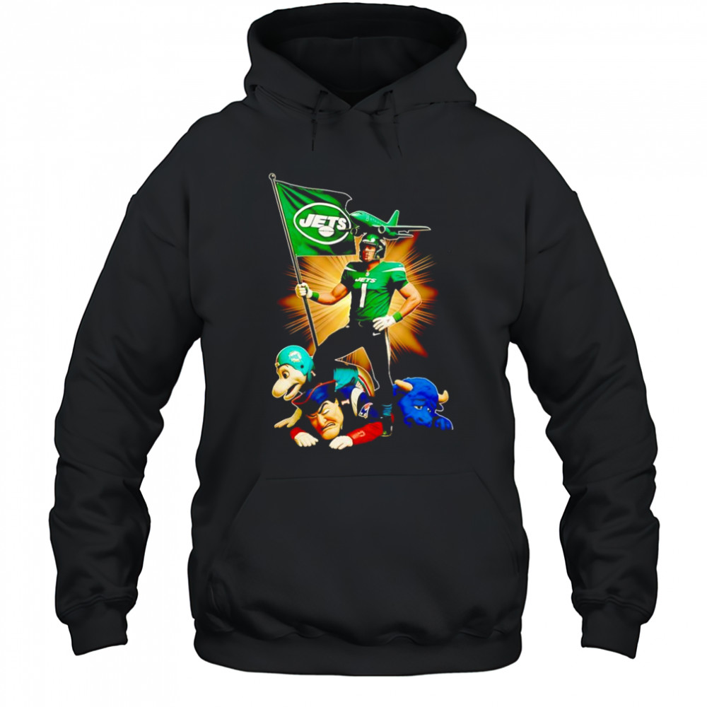 New York Jets mascot standing with flag shirt Hoodie