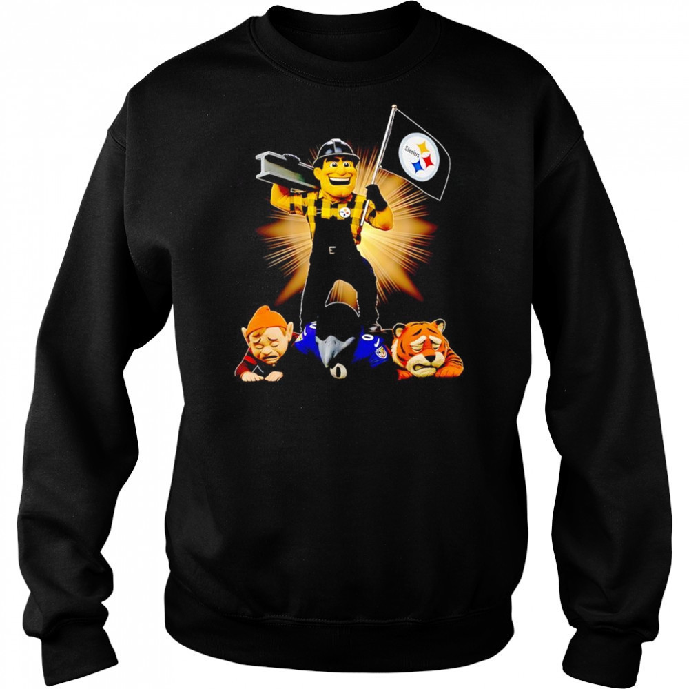 Pittsburgh Steelers mascot standing with flag shirt Hoodie