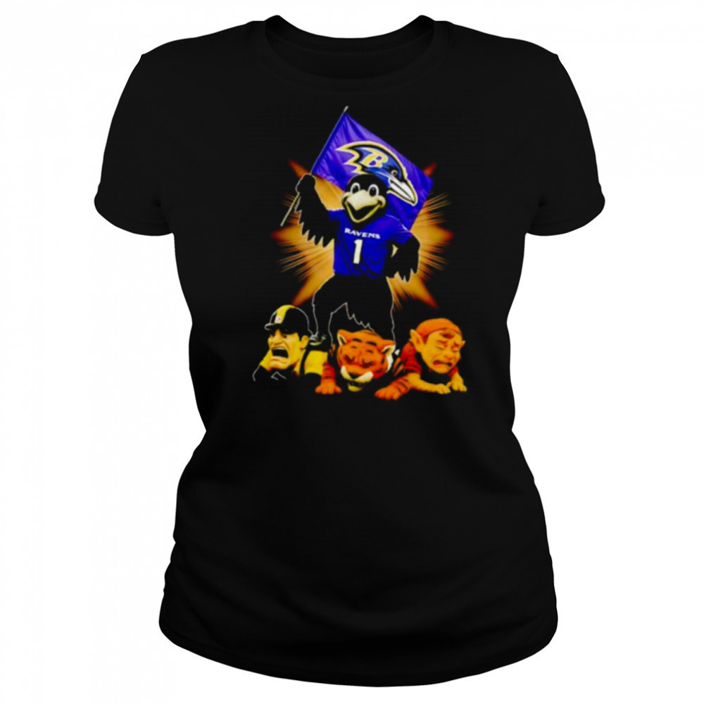 Baltimore Ravens mascot standing with flag shirt Women's T-shirt