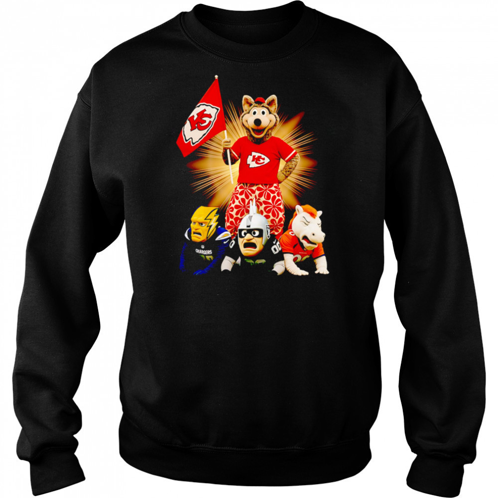 Kansas City Chiefs mascot standing with flag shirt Hoodie