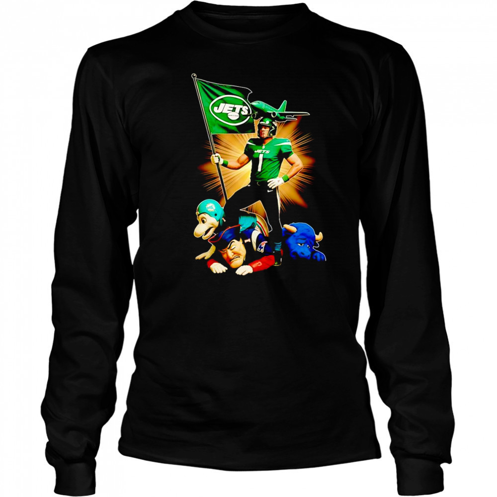New York Jets mascot standing with flag shirt Long Sleeved