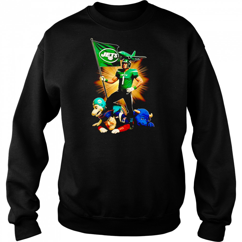 New York Jets mascot standing with flag shirt Hoodie