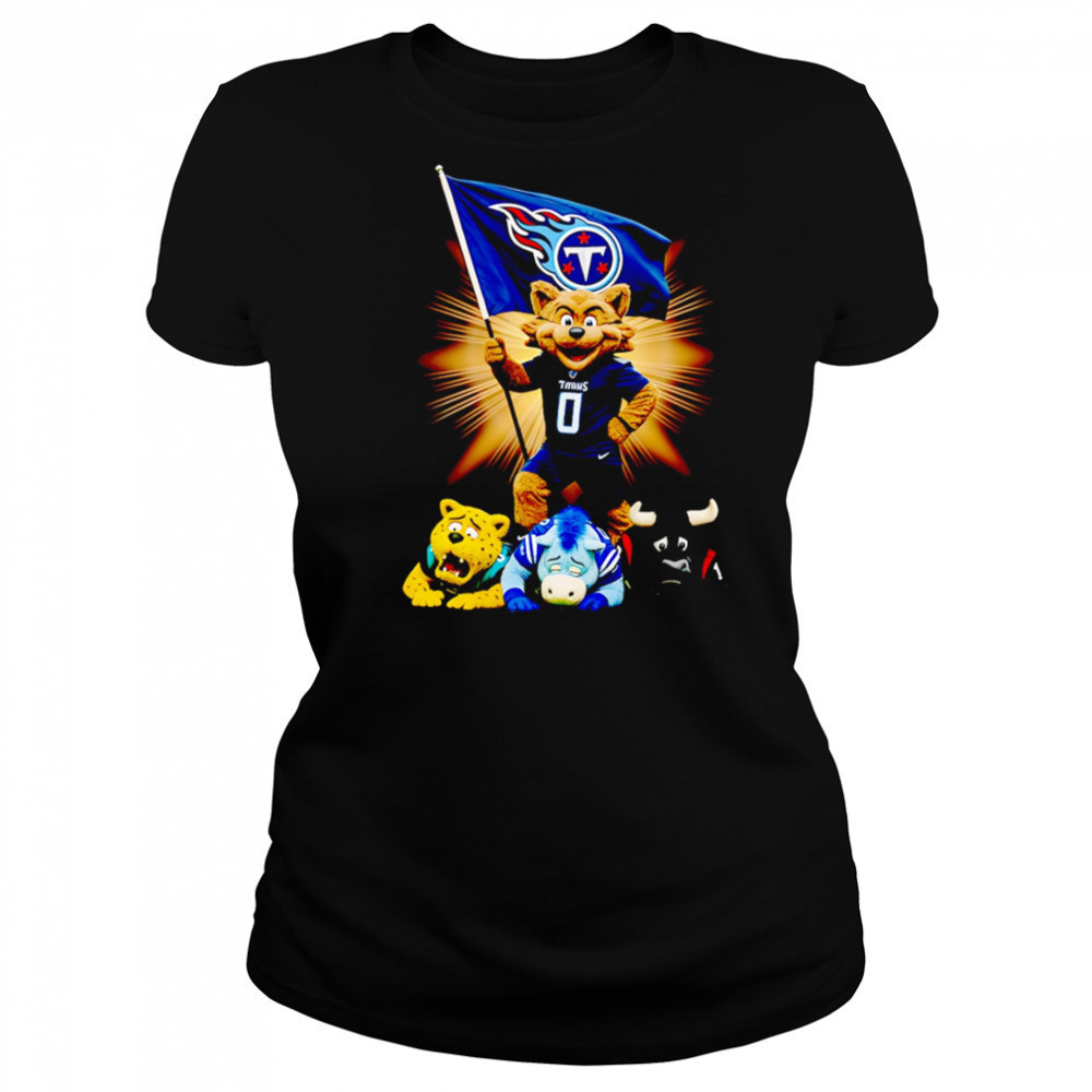 Tennessee Titans mascot standing with flag shirt Women's T-shirt