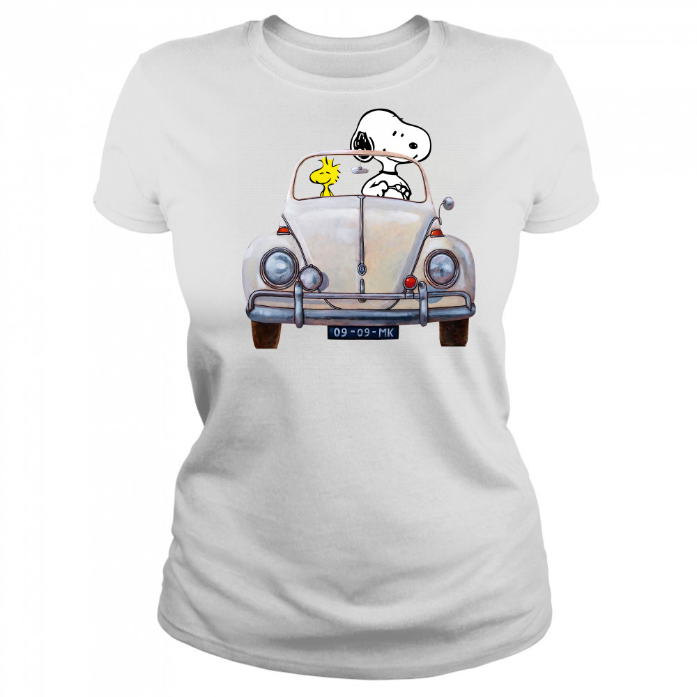 Snoopy And Woodstock Driving Volkswagen Beetle shirt Women's T-shirt
