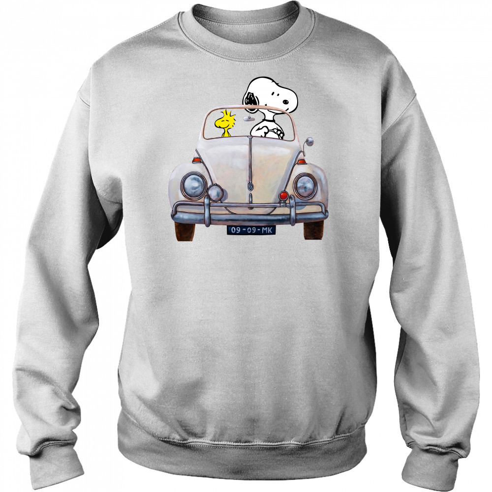 Snoopy And Woodstock Driving Volkswagen Beetle shirt Hoodie