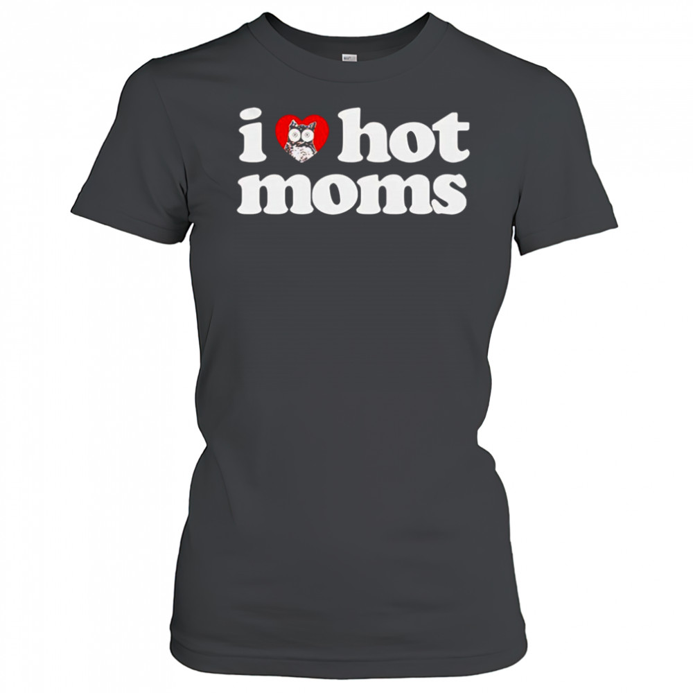 I Love Hot Moms x Hooters shirt Women's T-shirt