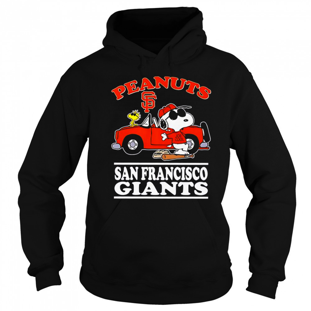 San Francisco Giants And Peanuts Posing Next To The Car T-Shirt Sweatshirt