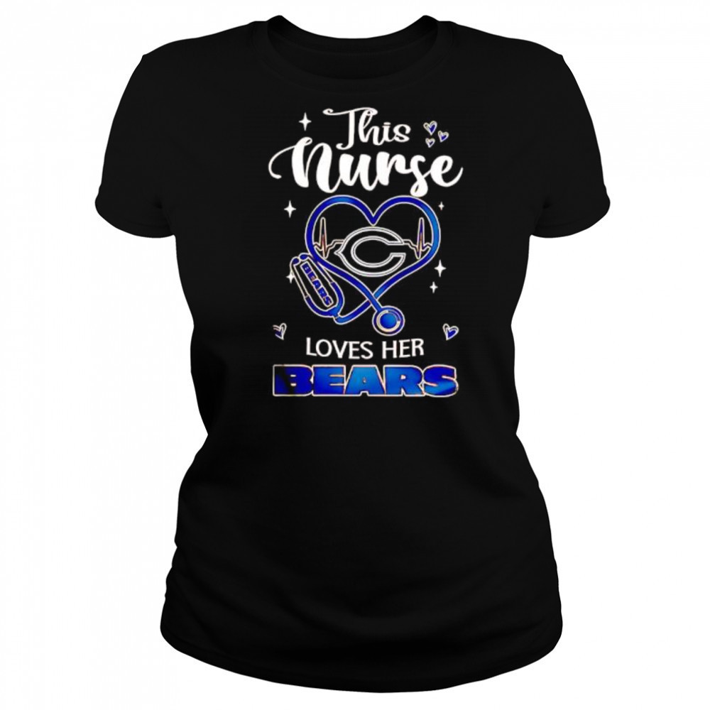 This nurse love her Chicago Bears shirt Women's T-shirt