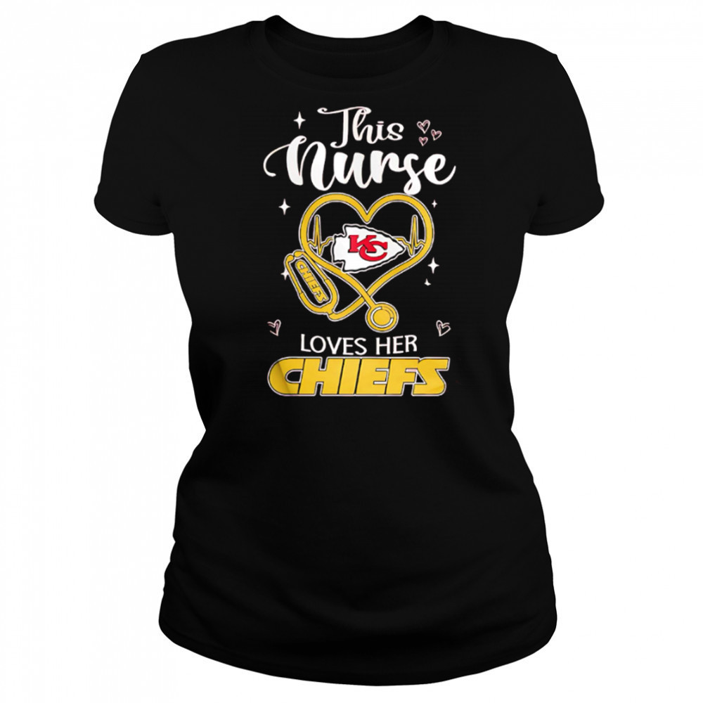 This nurse love her Kansas City Chiefs shirt Women's T-shirt