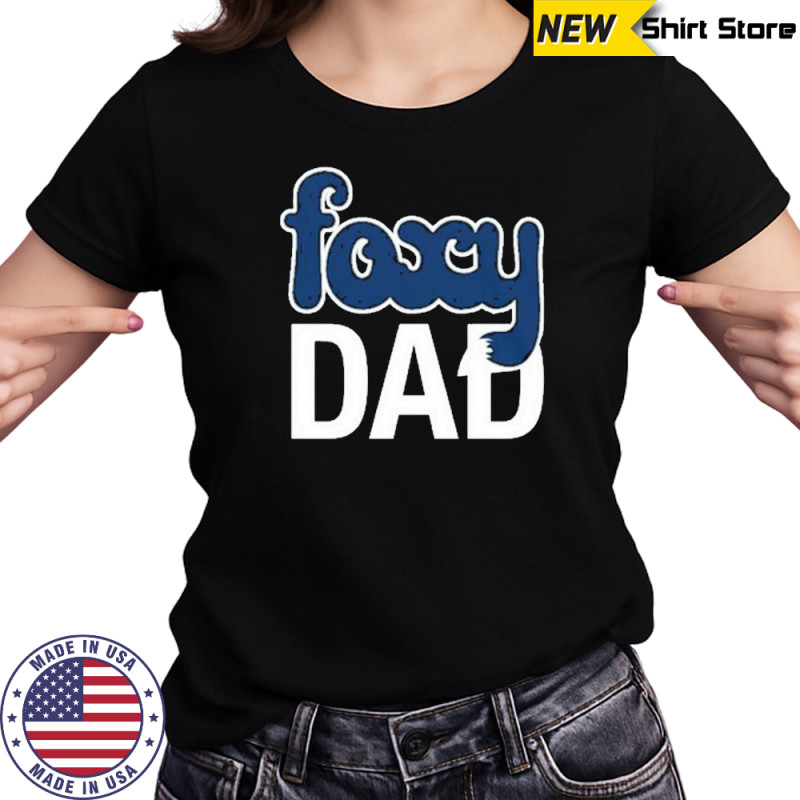 Zootopia 2 Nick Wilde Wearing Foxy Dad T-Shirt Women's T-shirt