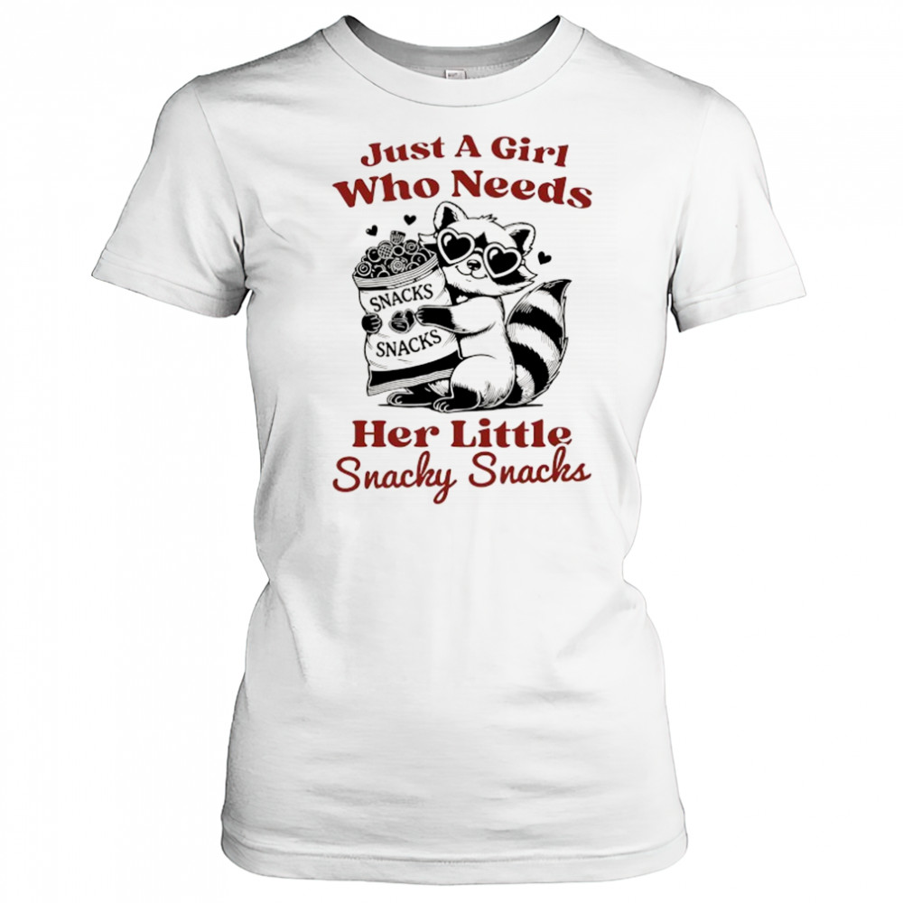 Raccoon and snacks just a girl who needs her little snacky snacks shirt Women's T-shirt